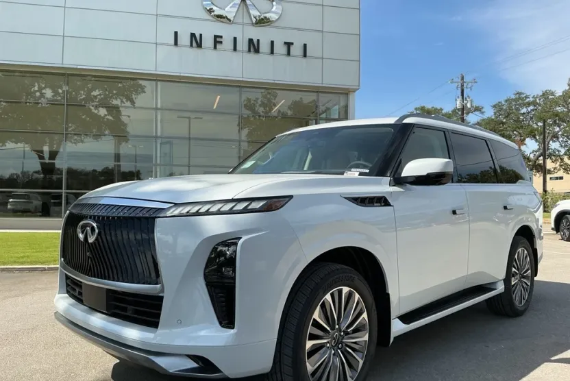 2026 Infiniti QX80 Luxe photo 1