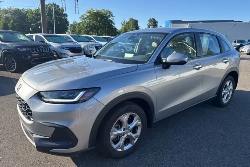 2023 Honda HR-V LX photo 1