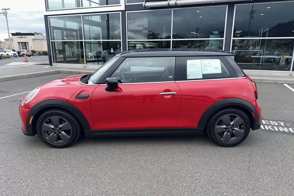 2023 Mini Cooper Signature photo 1