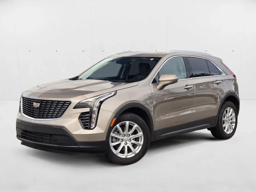 2023 Cadillac XT4 Luxury photo 1