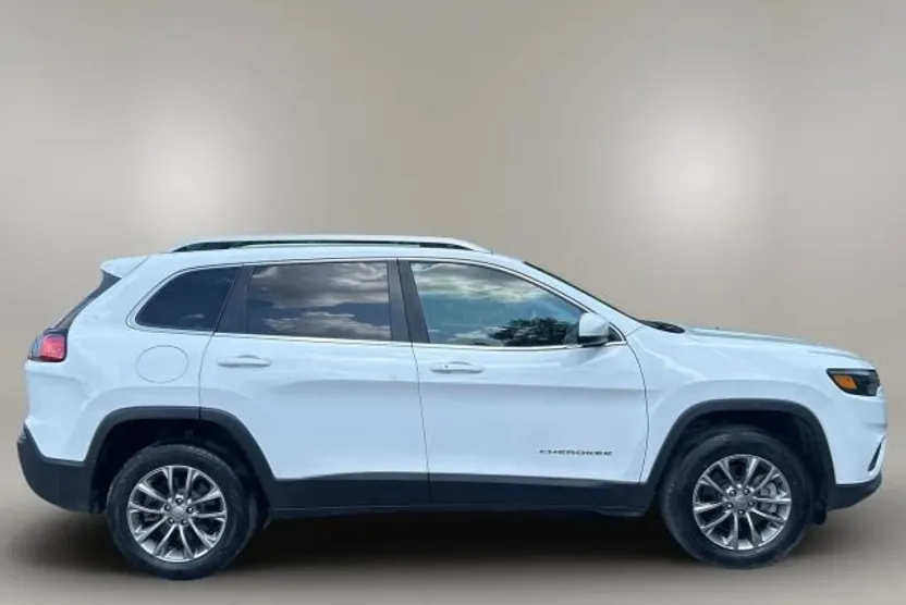 2019 Jeep Cherokee Latitude photo 1