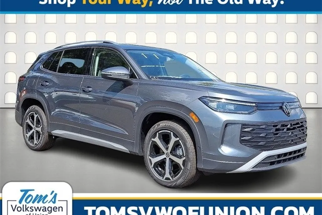2025 Volkswagen Tiguan SE photo 1