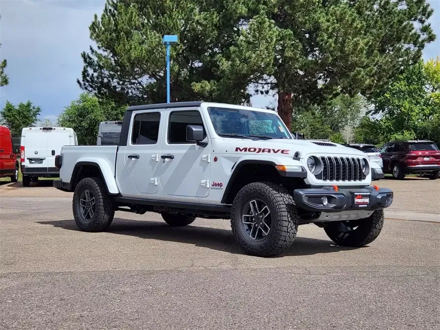 2025 Jeep Gladiator Mojave photo 1