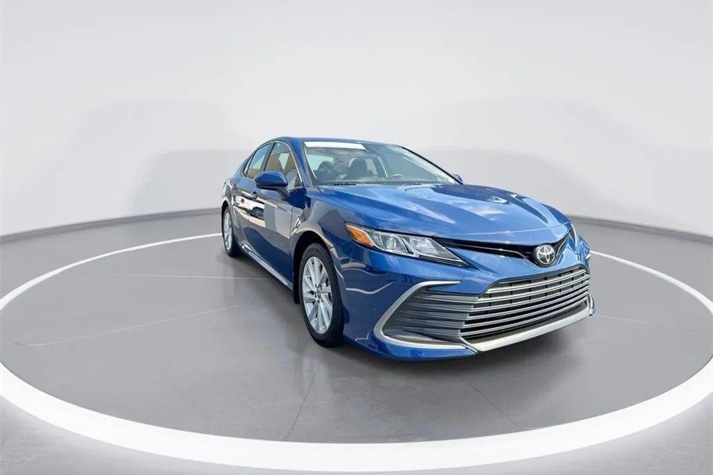 2024 Toyota Camry LE photo 1