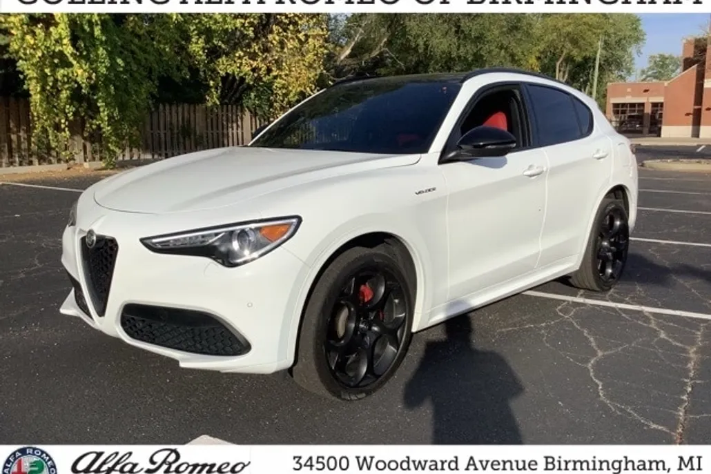 2023 Alfa Romeo Stelvio Ti photo 1