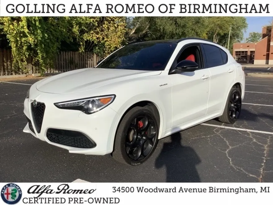 2023 Alfa Romeo Stelvio Ti photo 1