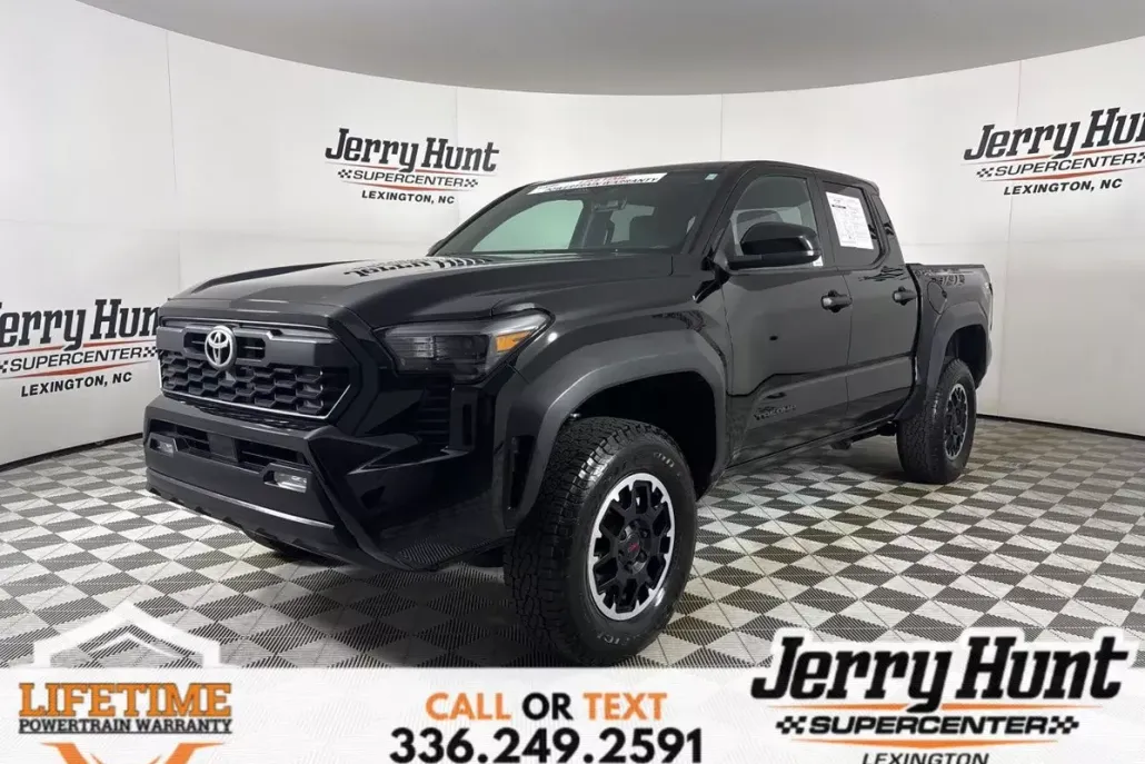 2024 Toyota Tacoma TRD Off-Road photo 1