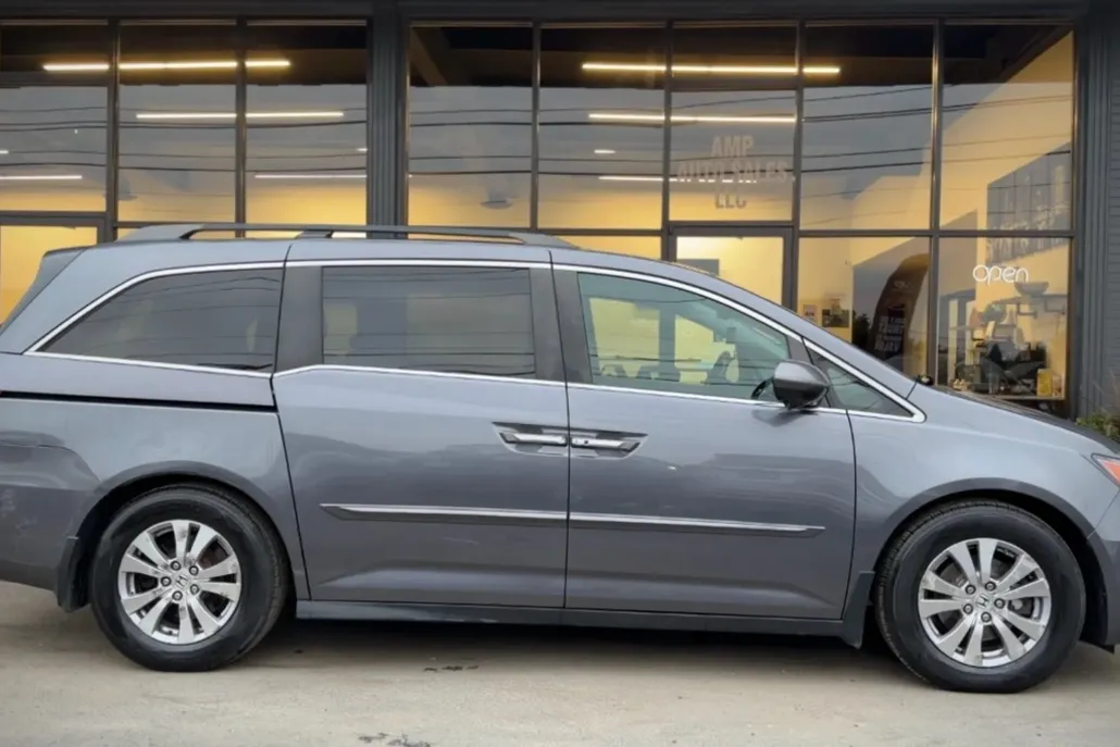 2014 Honda Odyssey EX-L photo 1