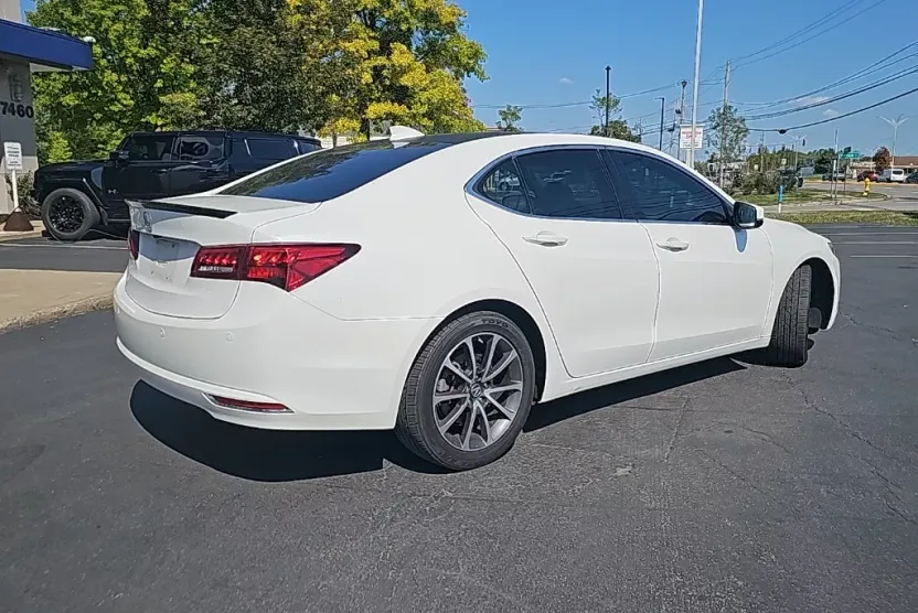 2016 Acura TLX SH-AWD Advance photo 1