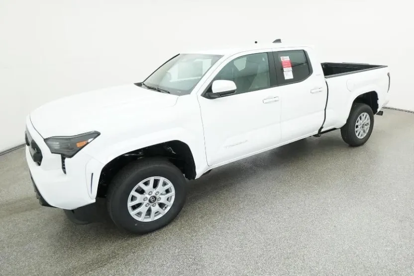2025 Toyota Tacoma SR5 photo 1