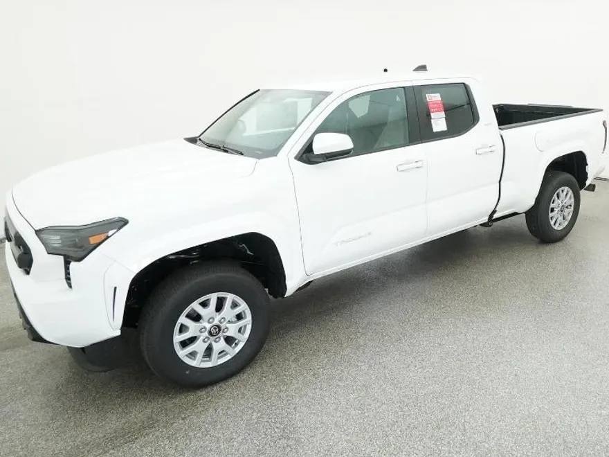 2025 Toyota Tacoma SR5 photo 1