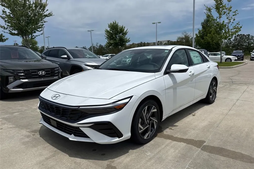 2025 Hyundai Elantra Hybrid Limited photo 1