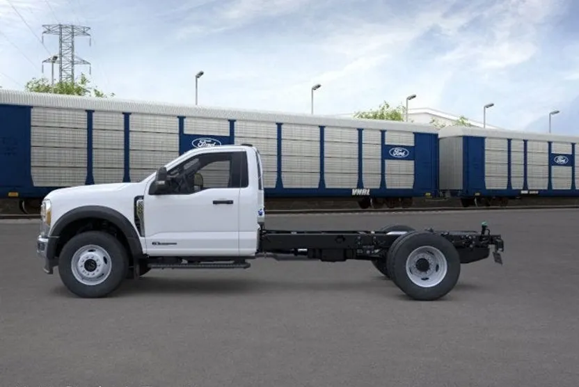 2026 Ford F-600 photo 1