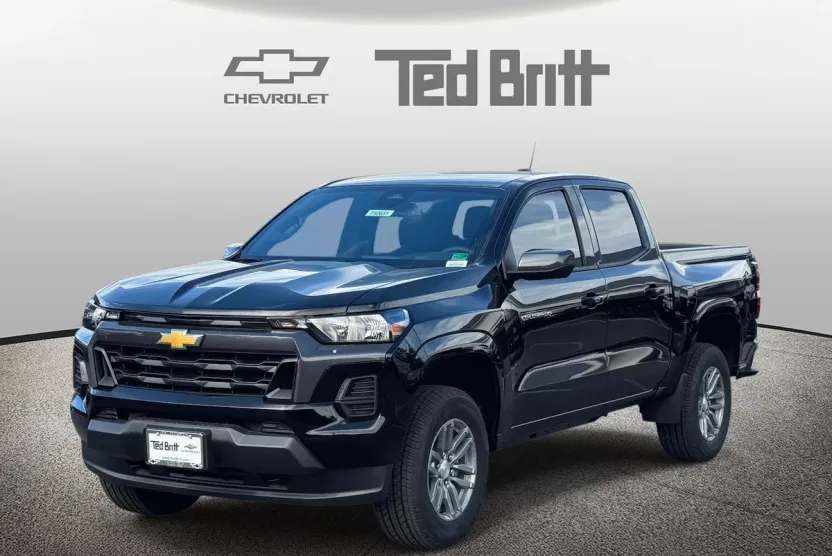 2025 Chevrolet Colorado Work Truck LT photo 1