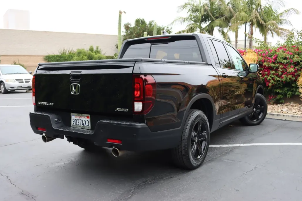2021 Honda Ridgeline Black Edition photo 1