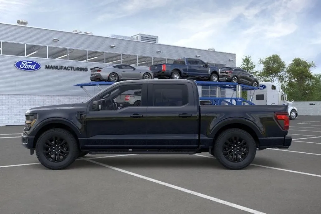 2025 Ford F-150 XLT photo 1