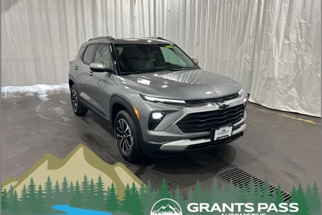 2025 Chevrolet Trailblazer LT photo 1