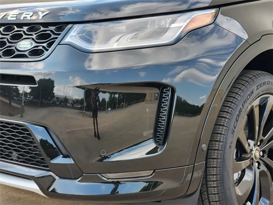 2025 Land Rover Discovery Sport S photo 1