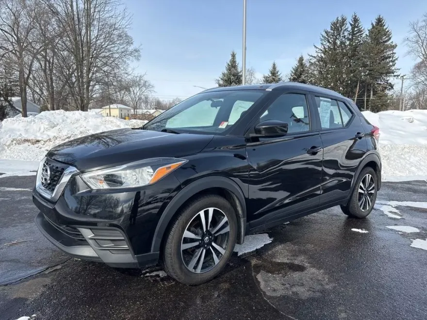 2019 Nissan Kicks SV photo 1