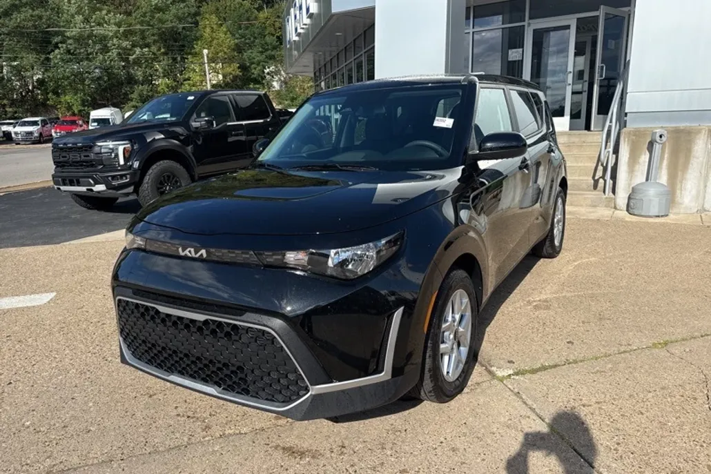 2025 Kia Soul S photo 1