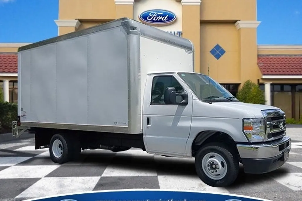 2026 Ford E-450 photo 1