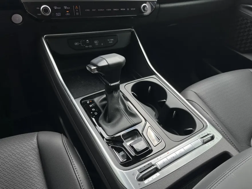 2025 Kia Carnival SX Prestige photo 12