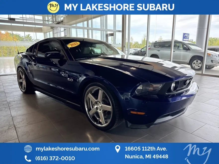 2012 Ford Mustang GT Premium photo 1