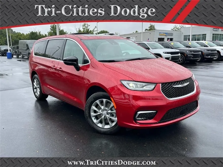 2026 Chrysler Pacifica photo 1