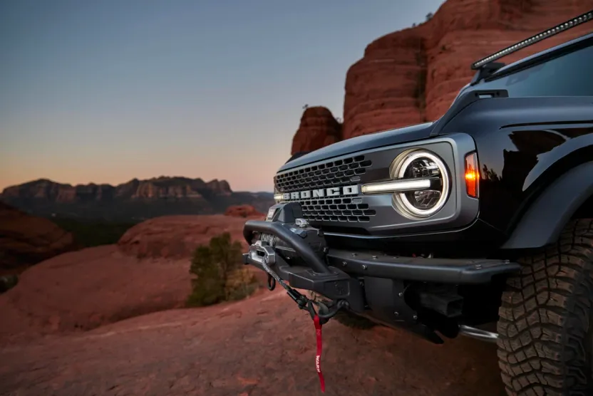 2025 Ford F-150 Platinum photo 1