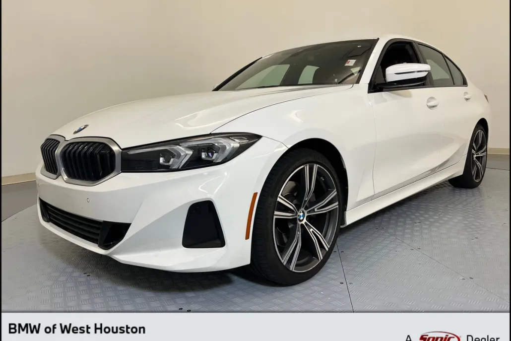 2023 Bmw 330i photo 1