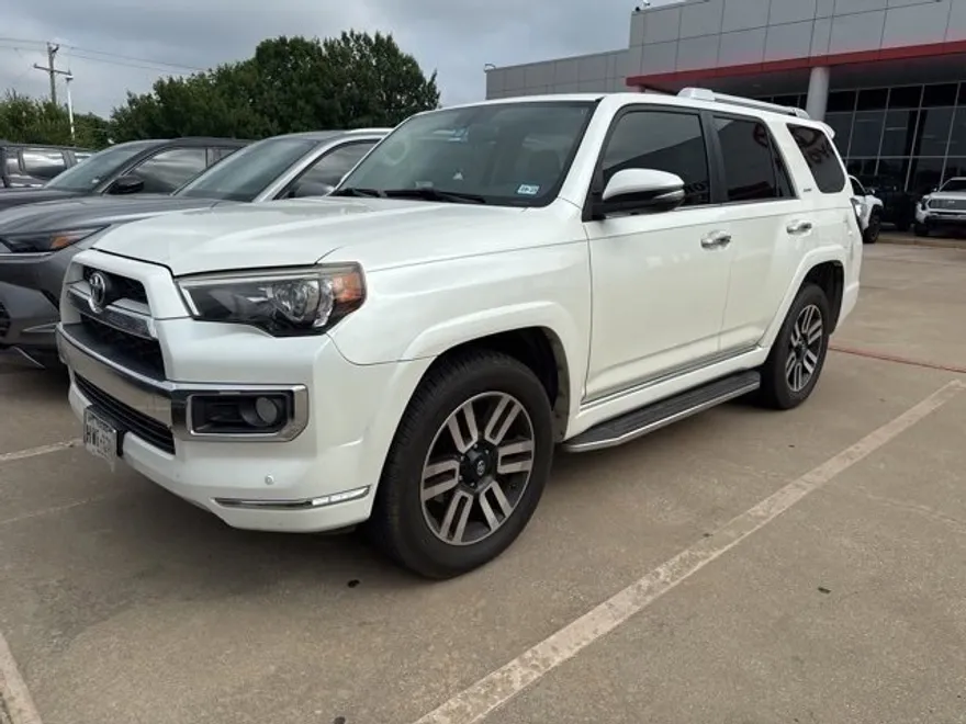 2016 Toyota 4Runner Limited photo 1
