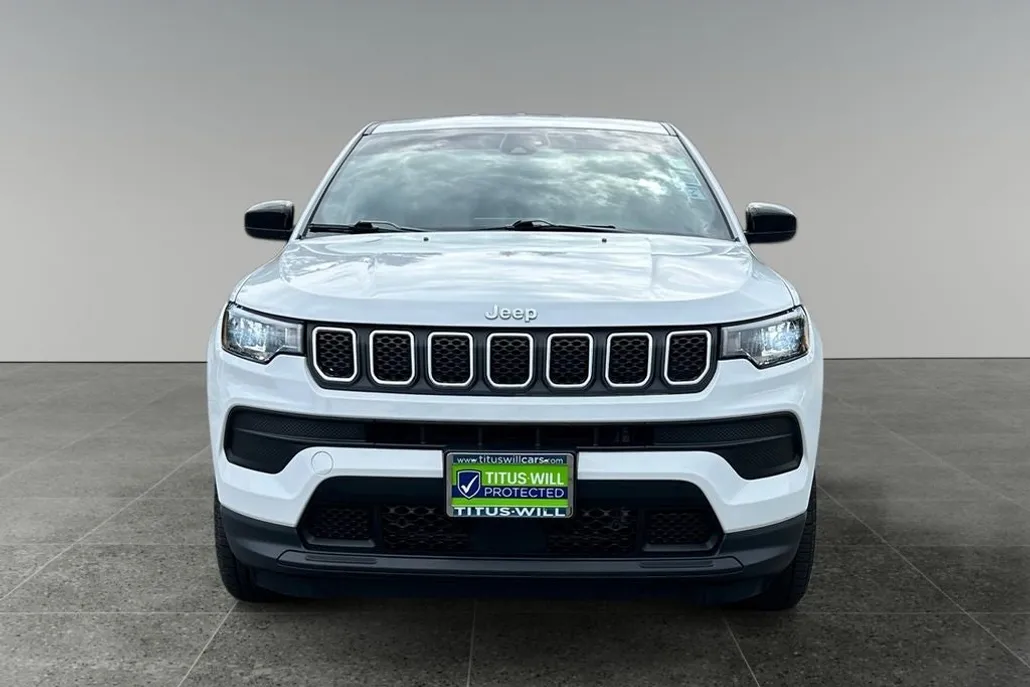 2023 Jeep Compass Sport photo 1