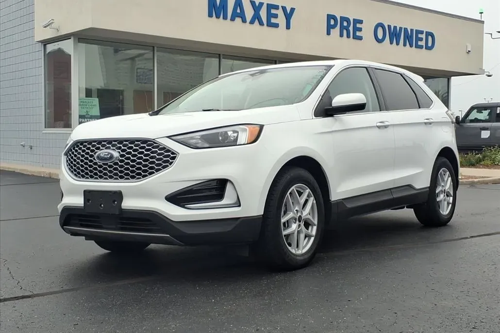 2023 Ford Edge SEL photo 1