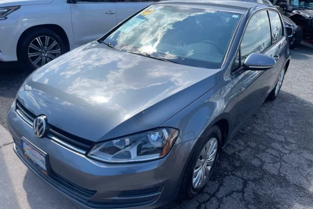 2015 Volkswagen Golf TSI S photo 1