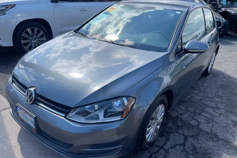 2015 Volkswagen Golf TSI S photo 1