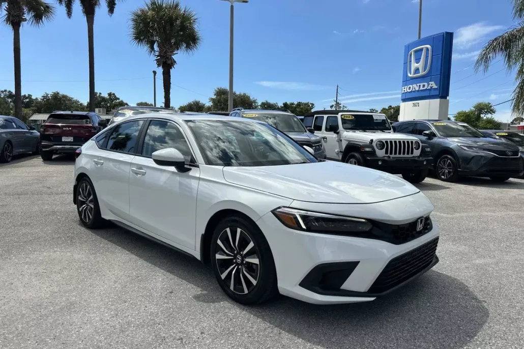 2023 Honda Civic EX-L Hatchback photo 1