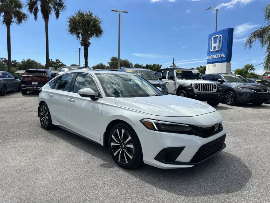 2023 Honda Civic EX-L Hatchback photo 1