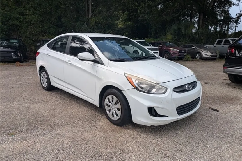 2016 Hyundai Accent SE photo 1