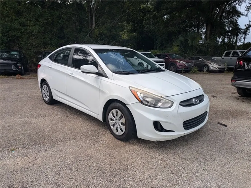 2016 Hyundai Accent SE photo 1