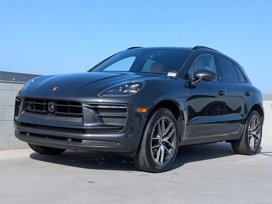 2024 Porsche Macan T photo 1