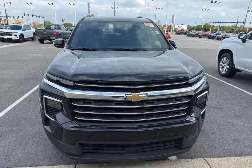 2025 Chevrolet Traverse photo 1