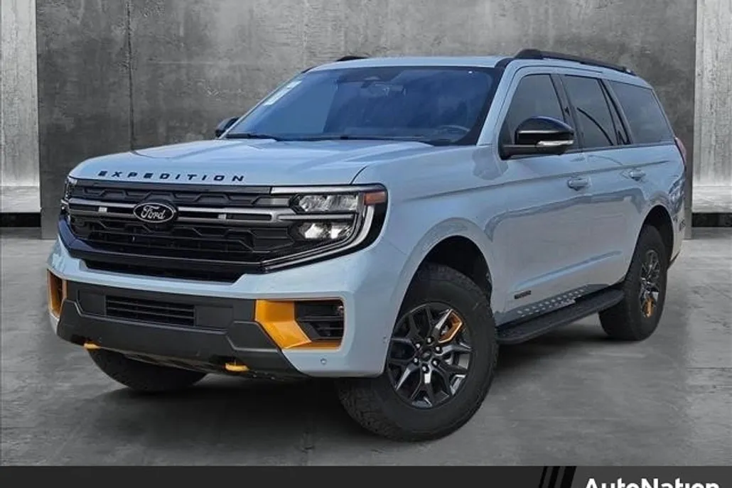 2025 Ford Expedition photo 1