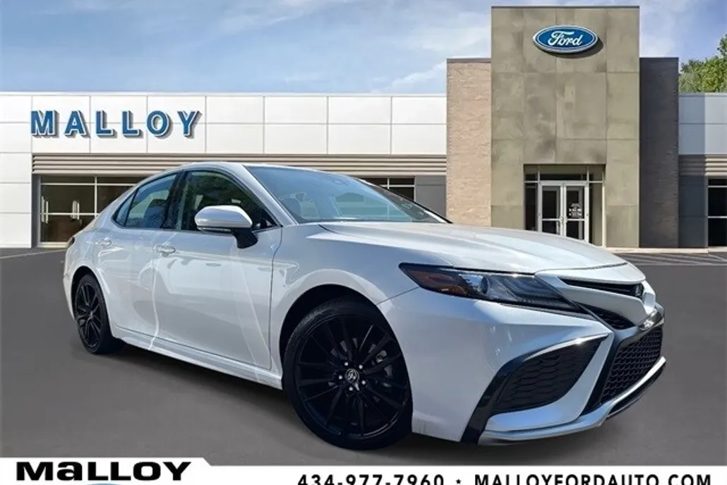 2023 Toyota Camry XSE photo 1