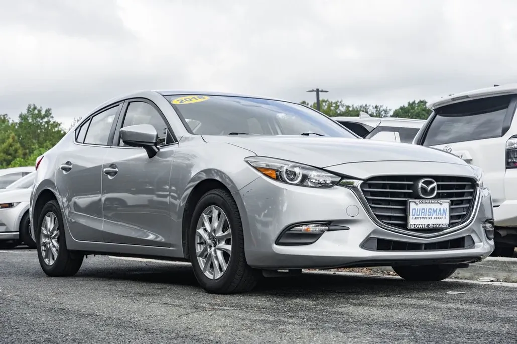 2018 Mazda Mazda3 Sport photo 1