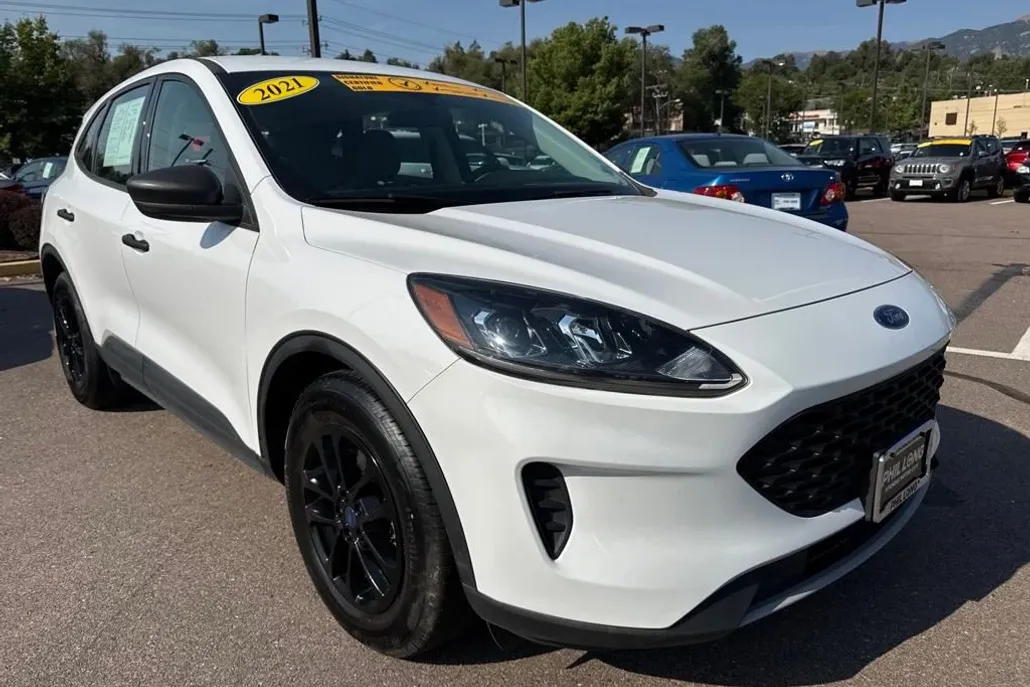 2021 Ford Escape S photo 1