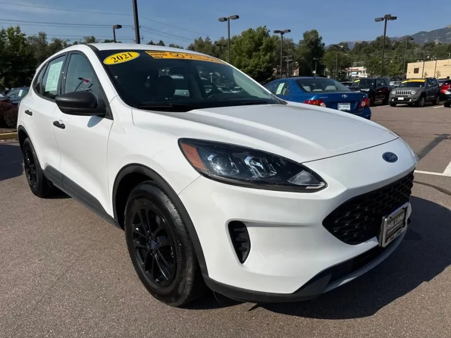 2021 Ford Escape S photo 1