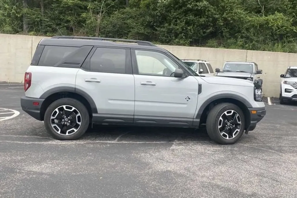 2021 Ford Bronco Sport Outer Banks photo 1