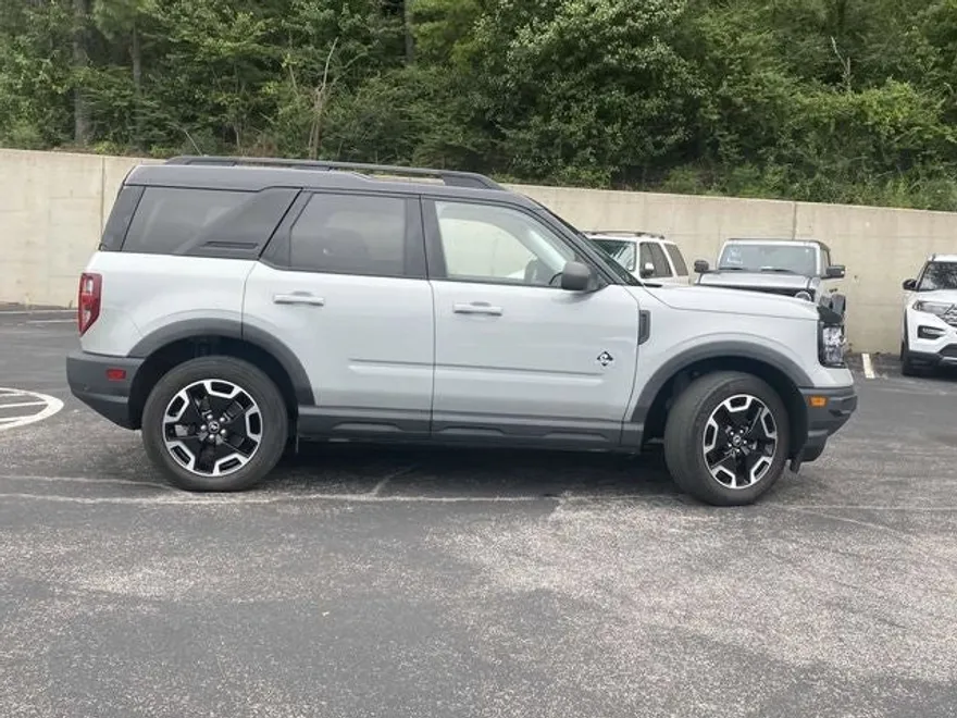 2021 Ford Bronco Sport Outer Banks photo 1