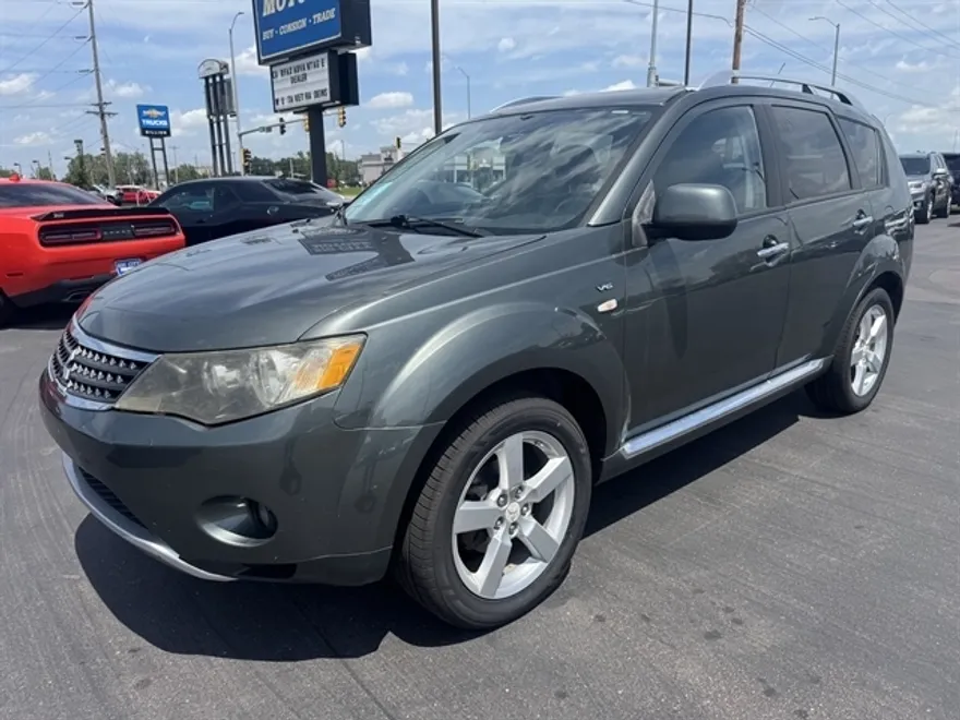 2009 Mitsubishi Outlander XLS photo 1