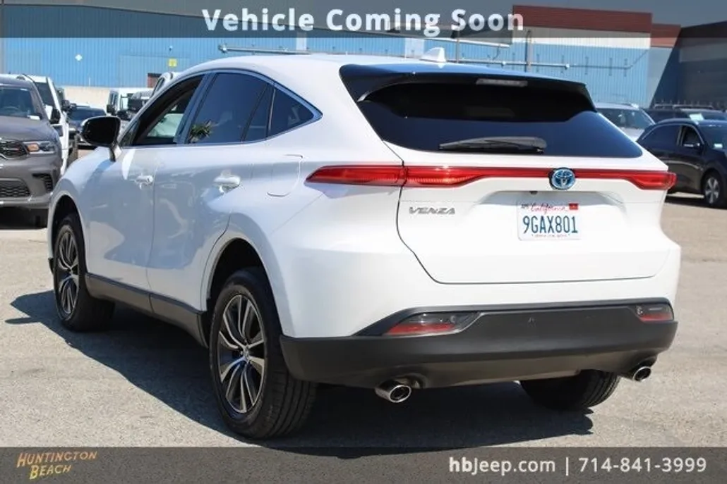 2023 Toyota Venza LE photo 1